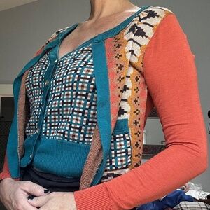 Ellie Tahari sweater